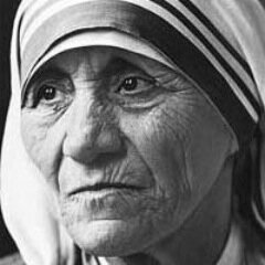 （Mother Teresa、本名アグネス・ゴンジャ・ボヤジュ（Agnesë Gonxhe Bojaxhiu）、1910年8月26日 -1997年9月5日）はカトリック教会の修道女にして修道会「神の愛の宣教者会」の創立者。