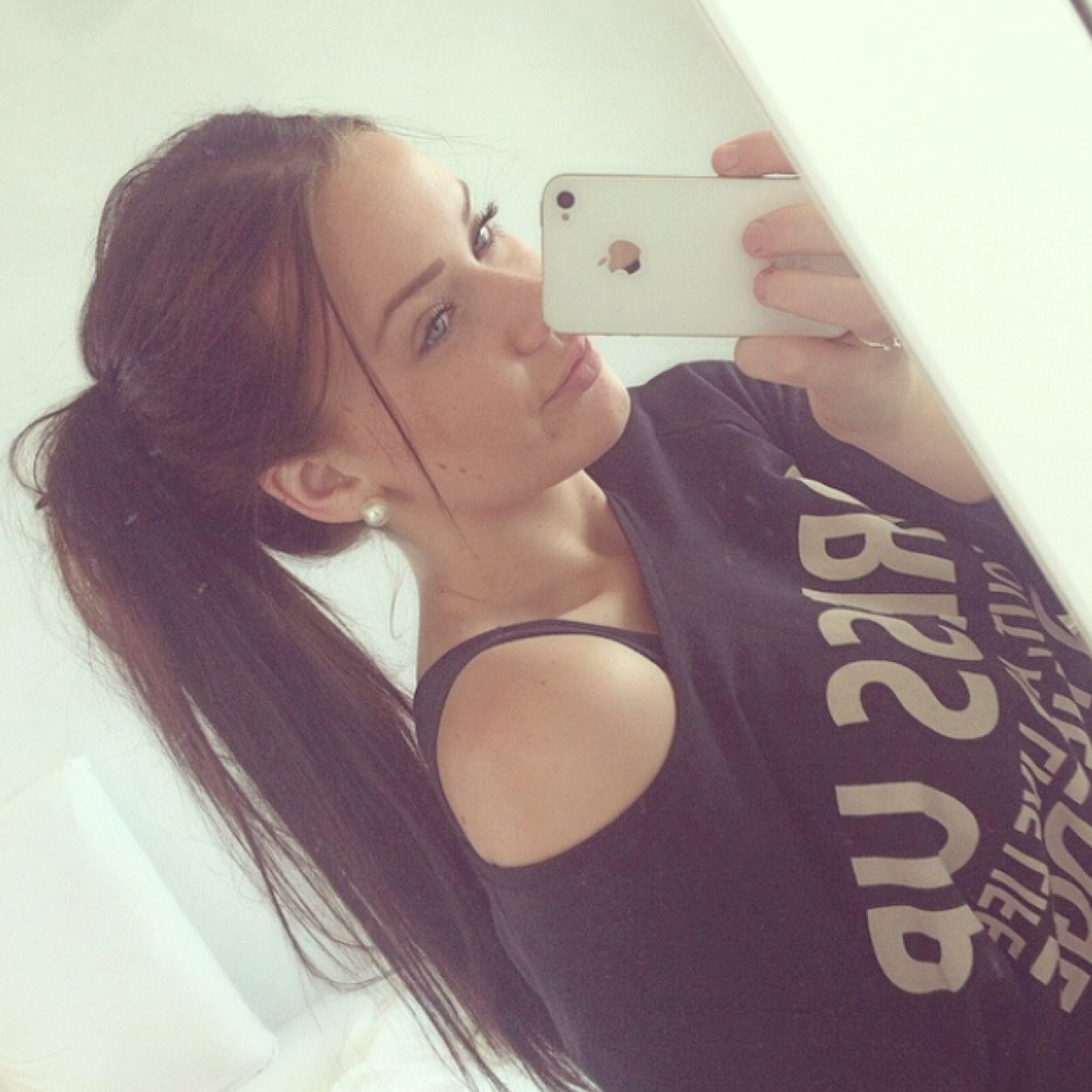 Snapchat ; jesssyyx insta ; jessyvandeven