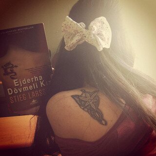 pipadiaz243's profile picture. No tienes que prometerme la luna.... Me bastaria si solo te sentaras conmigo un rato debajo de ella