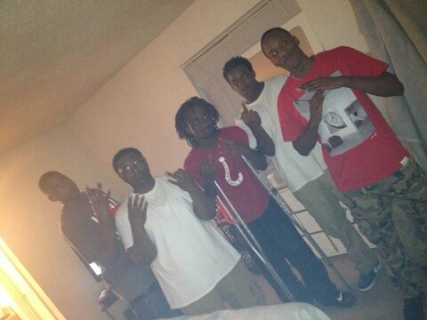 #Wabash errything 24 hunnid block #R.I.P to my cuzzos Ashton&LeAunte #MWSU #StJoeBandits | I fcks wit niggas frm #2foe |I support Scrillionaire.. #Scrilly