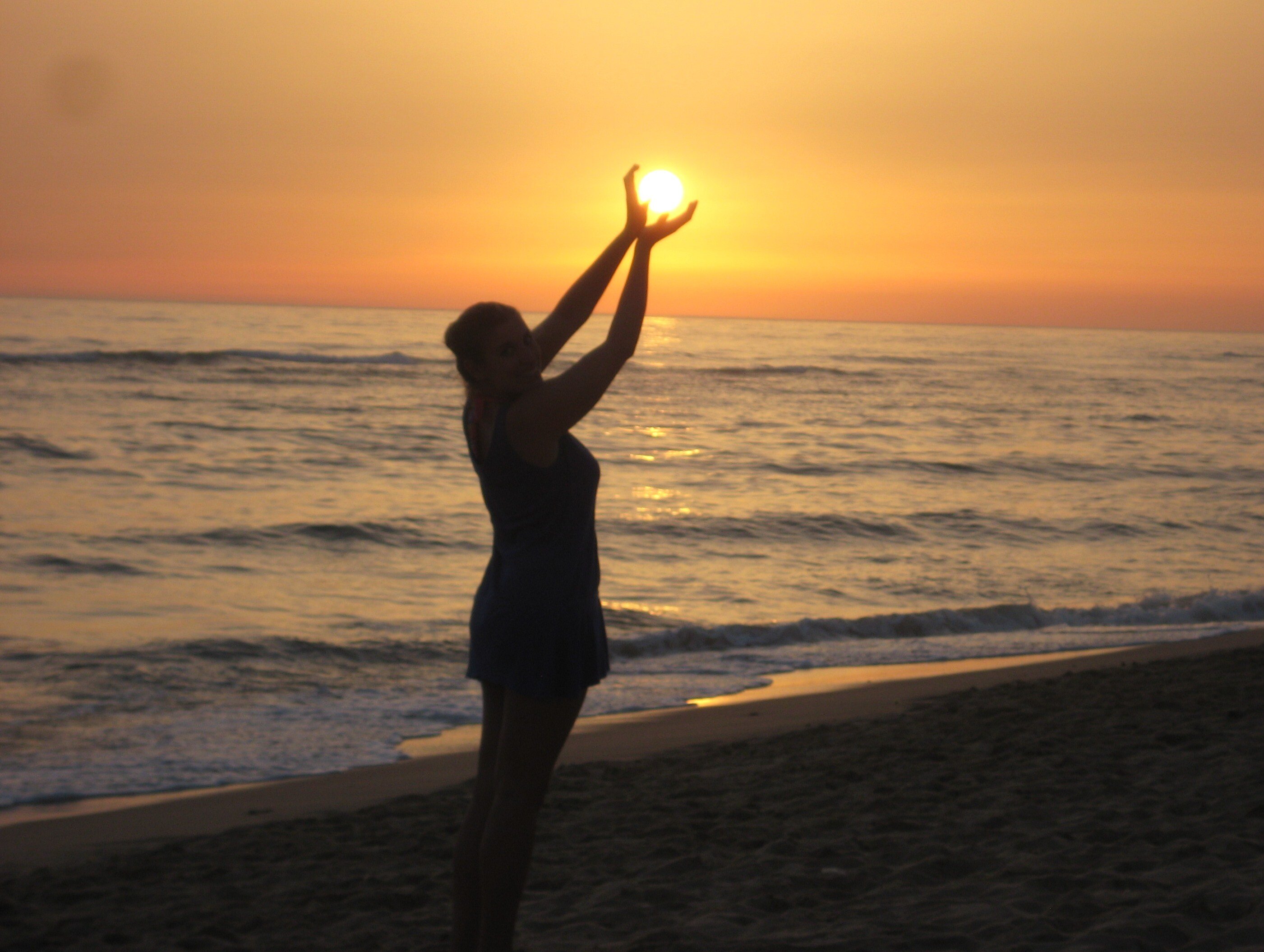 Bióloga. MAES y Máster de Enseñanza Bilingüe en Inglés. Luchando por trabajar en la docencia. Soñar despierta y la playa, mis pequeñas pasiones.