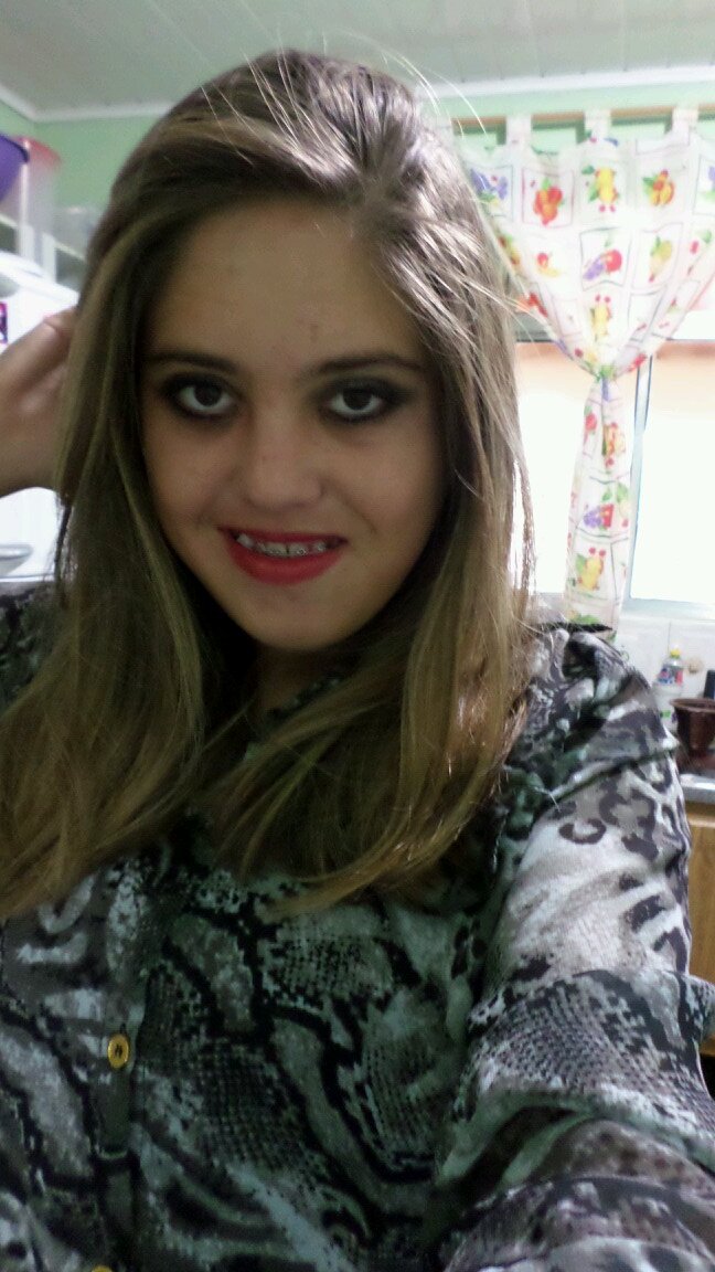 Deixe seu sorriso mudar o mundo,mas não deixe o mundo mudar o seu sorriso :)