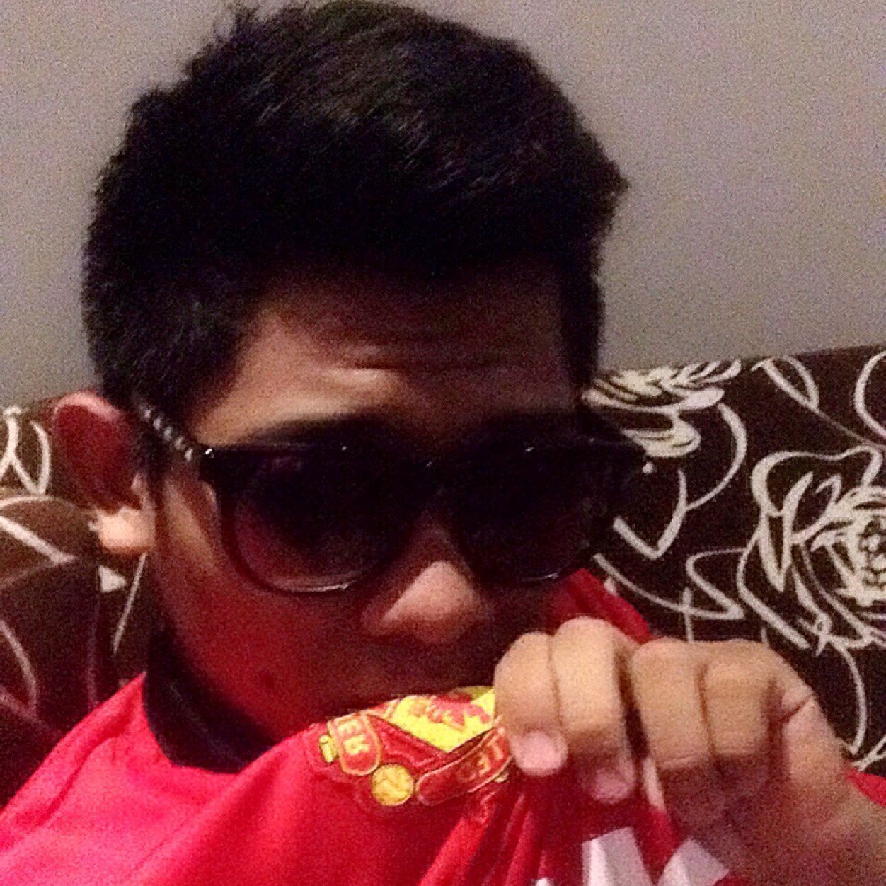 I'm a fan of manchester united and c.ronaldo ... I love u guy my best team and best player i wanna see c.ronaldo wearing man utd shirt again ....!!!!!!
