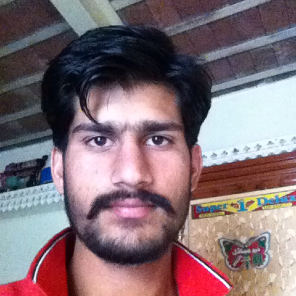Studing in University of Gujrat! Architect!  Ambitious to design the world in a simple style... :)