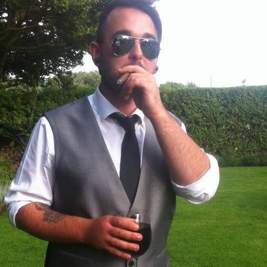 evothe3rd's profile picture. Student artist with twisted ambition,
Hoping that someone out there might listen!