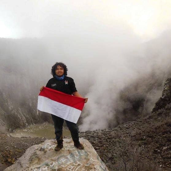 ~ part of @GeologiUNDIP12, love all about red devils and heat.