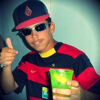 sou contra a maconha, fumo pra acaba com ela ;D ahahahhahaha     ︻╦╤── ︻╦╤── ︻╦╤──