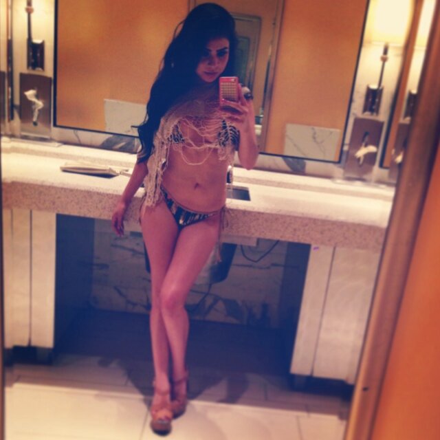 GOGO|| PROMO MODEL|| CHEF|| BUSINESS WOMAN. For any bookings... Please Contact me at: bookinglizgutierrez@gmail.com