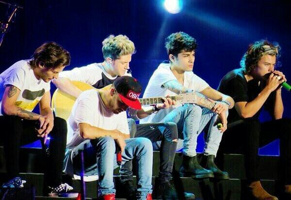 niaIlisdabae's profile picture. Can you please follow @LovingMyNialler and not this acc? :)