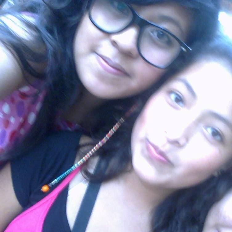 amo escuchar musica,se vivir la vida al maximo jeje y adoro la vida aunke ay algunos tropiesos... :) :)