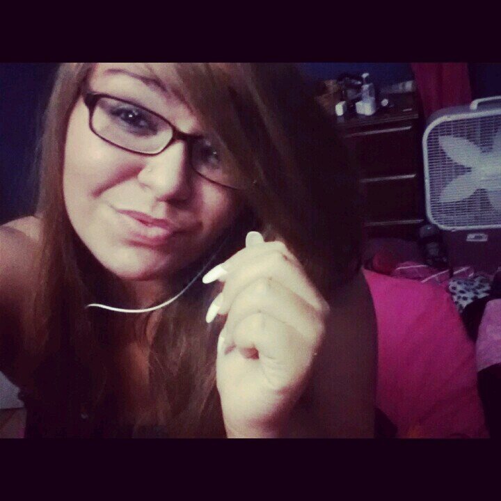 Follow  Mee