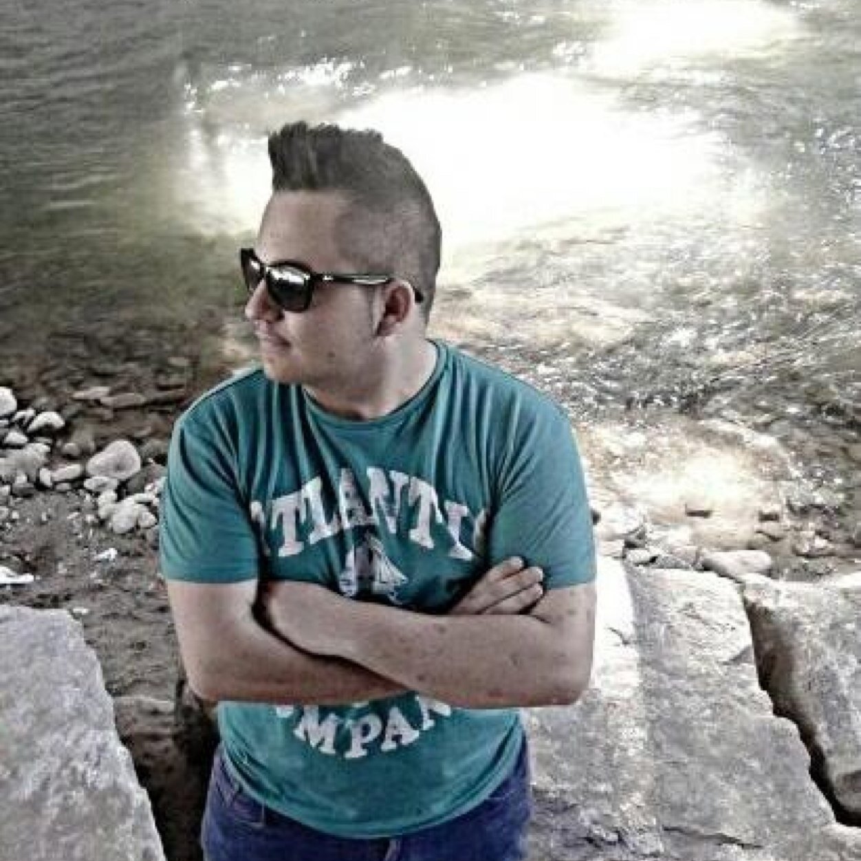 Twitter oficial del artista gaditano Luis Romero (Dj, Mixer, Productor y Vocalista). Abierta contrataciones: Contacto: managementlrdj@gmail.com/@JoseluMLG11