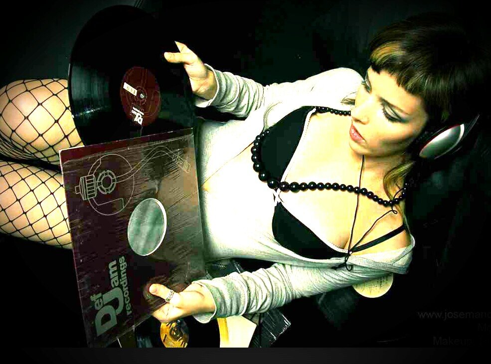 Now working with indy artist that want major label push