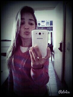 Me deseje o mal, e eu te desejo o amor. Lembra que a vida é um karma, não queira colher a dor! ☮