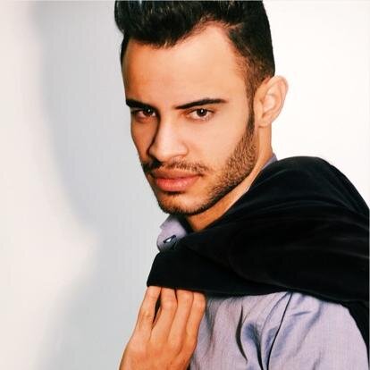 Cantor e Compositor Sertanejo adoro o que faço e espero um dia chegar la com muita fé e garra :D