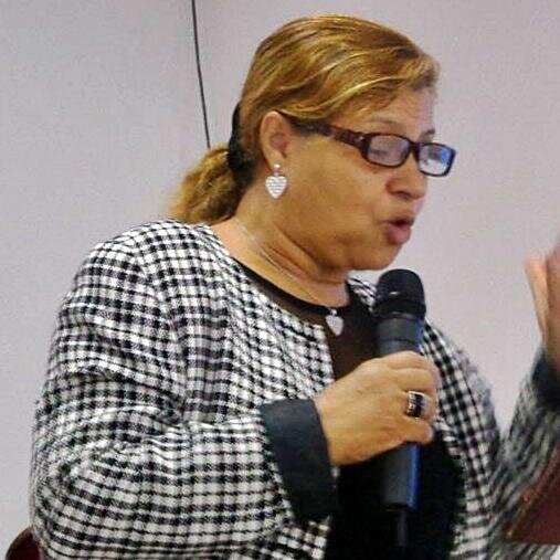 Sou discípula de Jesus, pastora  da Cruzada Mundial de Missões, esposa e mãe. Meu objetivo maior é adorar o meu Deus e servi-lo de todo coração.
.