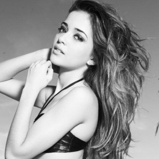 • Brazilian Actress •
Brasil · http://t.co/UGQsVAfG41