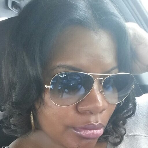 work.tech geek.love sports.masters degree on deck.member of the best sorority DST (7 club stand up!) book me for spa parties (http://t.co/fOOSxPO7mw)!