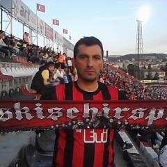 Eskişehirspor taraftarıyım.Kırmızı Siyah ın aşığıyım.