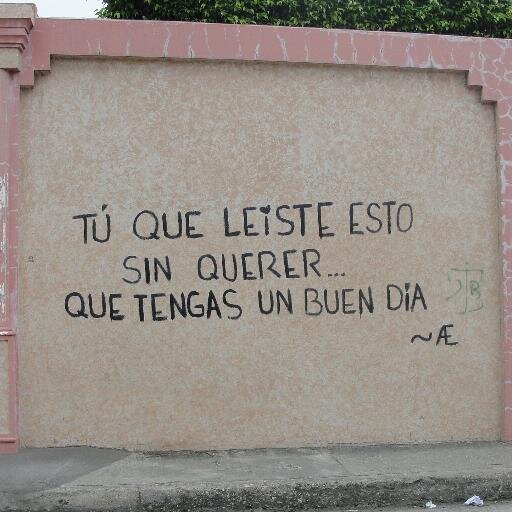 Ecuador Urbano se dedica a la fotografía de eventos y personajes locales, con el fin de llegar a conocer más el país, sin ofender a sus participantes.