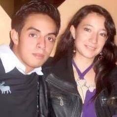 Siempre existe motivó para sonreír, incluso cuando una lagrima se escapa de nuestros ojos...