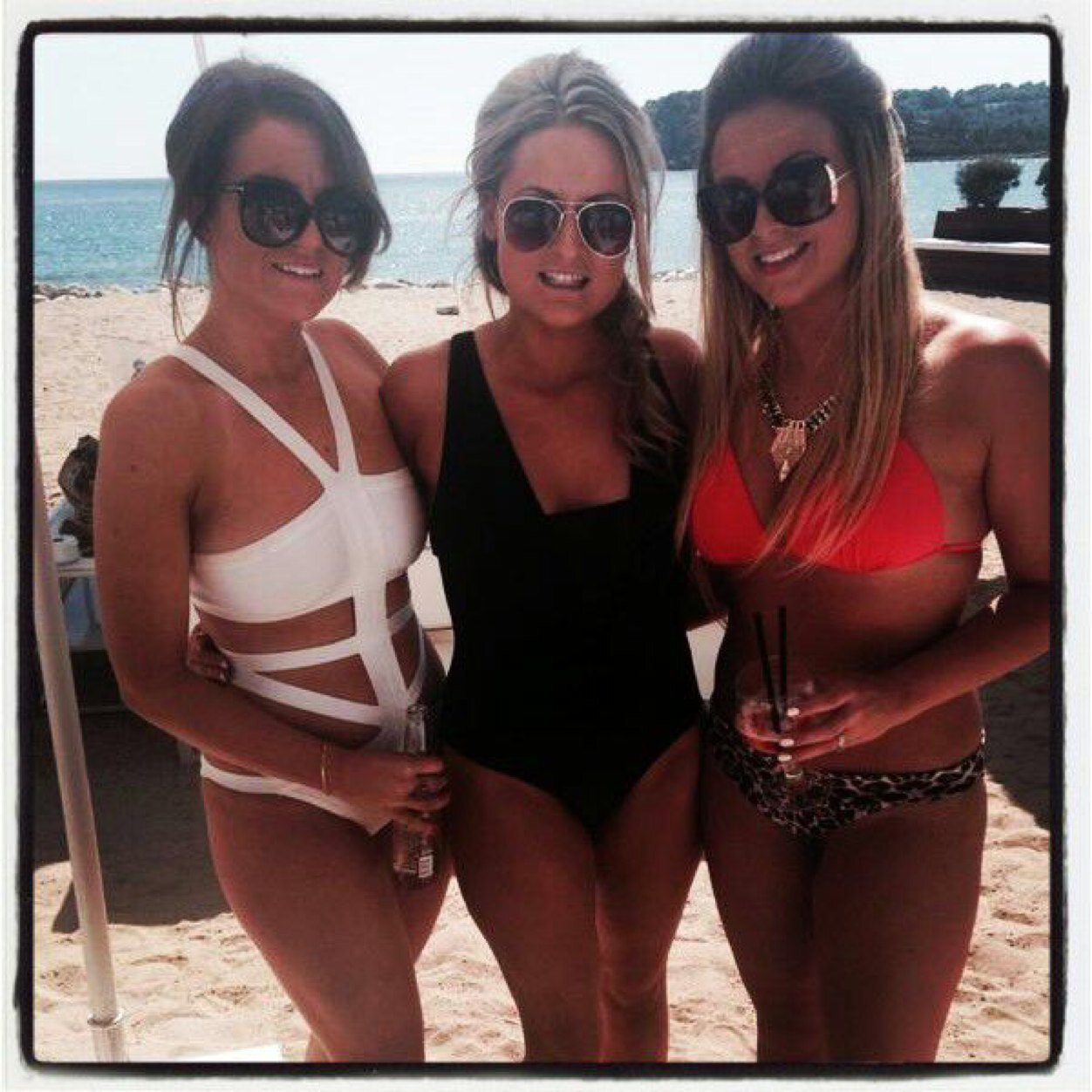 Love my girls. Pat & Frank ♥