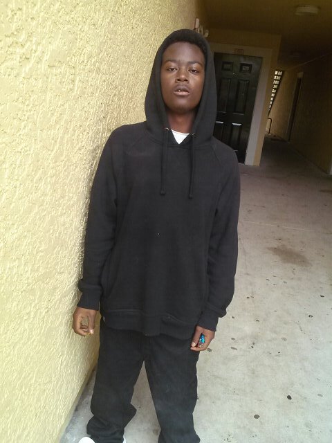 i want da money da power i chase it every hour i rather count bread in ah tower den get head in ah shower