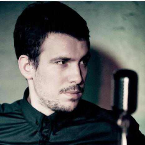 astrody's profile picture. Violemment hédoniste, Astrodynamics n'envisage pas ses prestations sans une certaine élégance rock'n'roll et pousse le public sur des dancefloors déglingués.