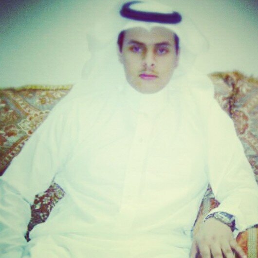 أناَ لاَ أمَلكَ اَلعالمَ ولكنَنيّ أملكَ قَلبّ  أحبكَ أكثَر منَ العالمّ ..