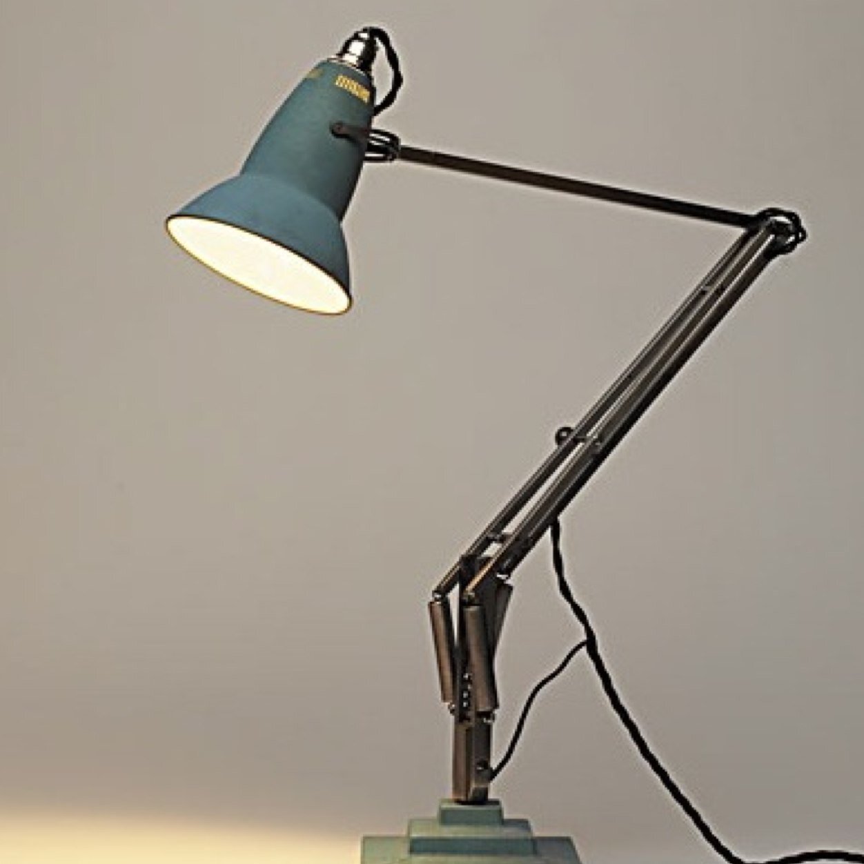 FloannaAntiques's profile picture. 