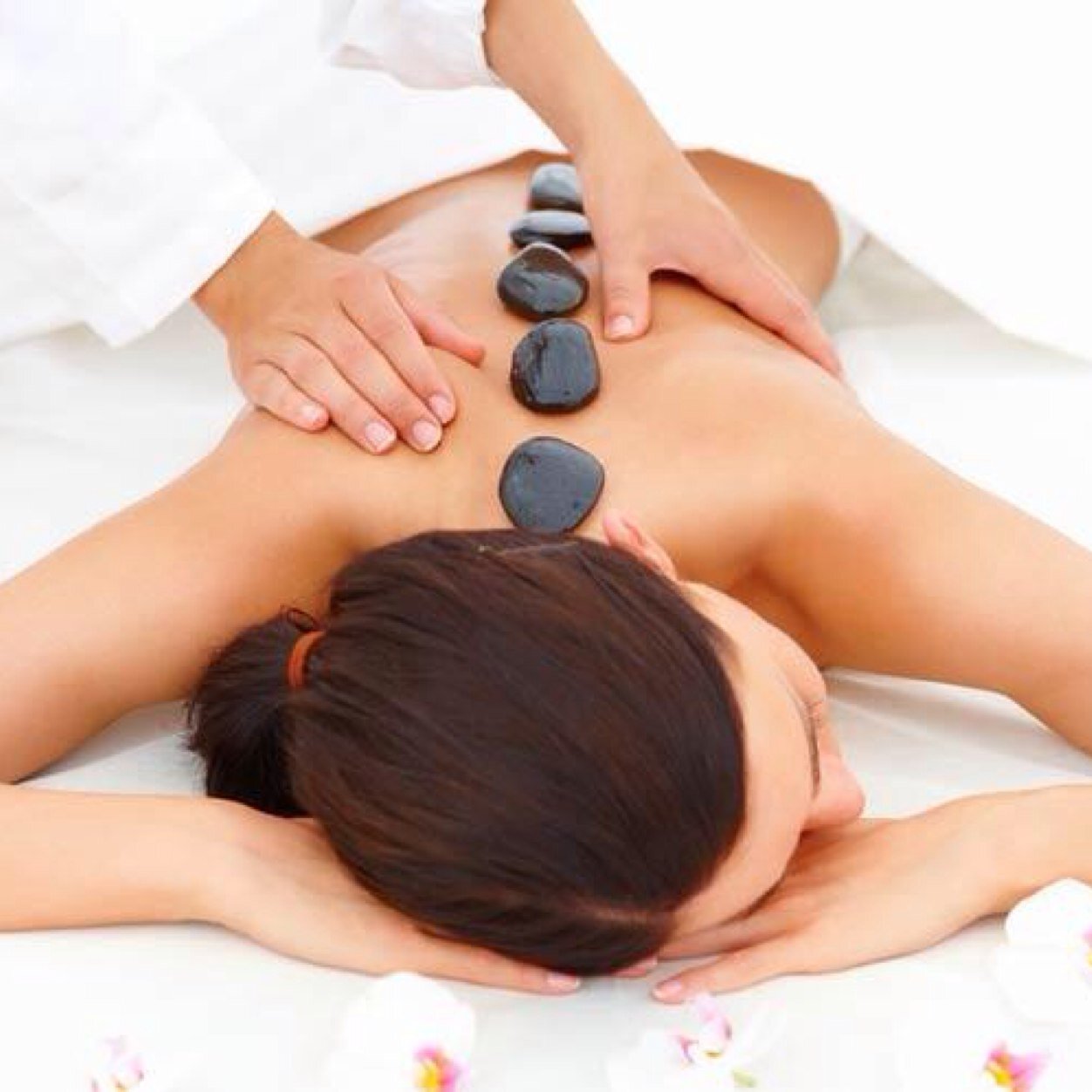 Spa and Beauty Clinique. Tratamientos faciales y corporales para reducir el estres y mejorar el aspecto fisico e integral.