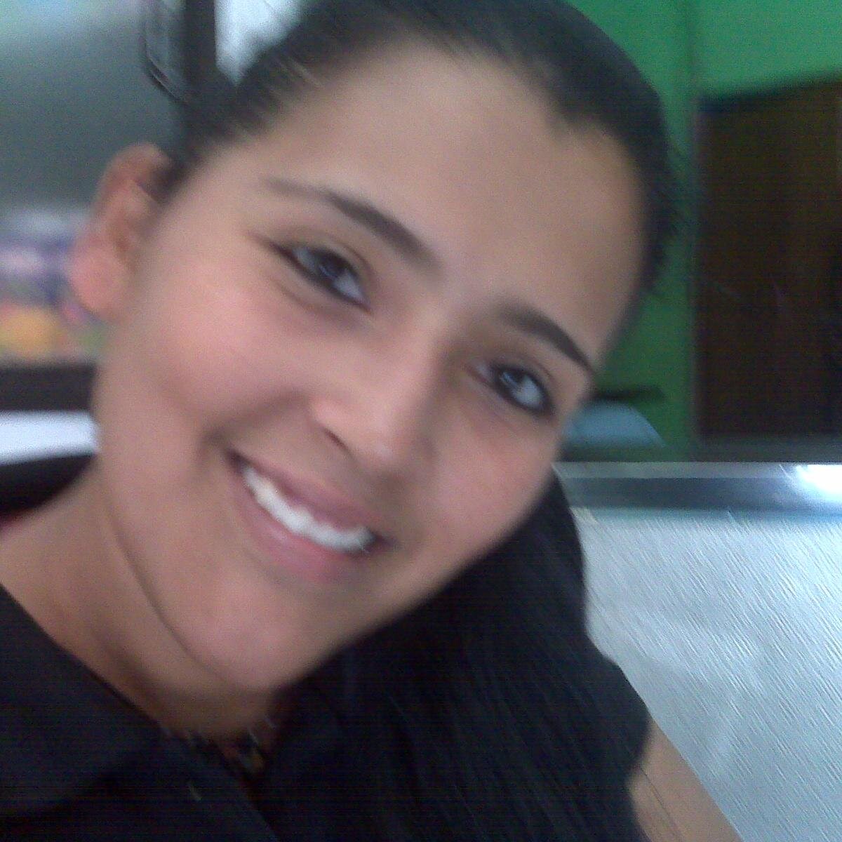 Solo en positivo se sale adelante solo mirar sentir e ir solo mirar al cielo y sentir un dios todopoderoso
