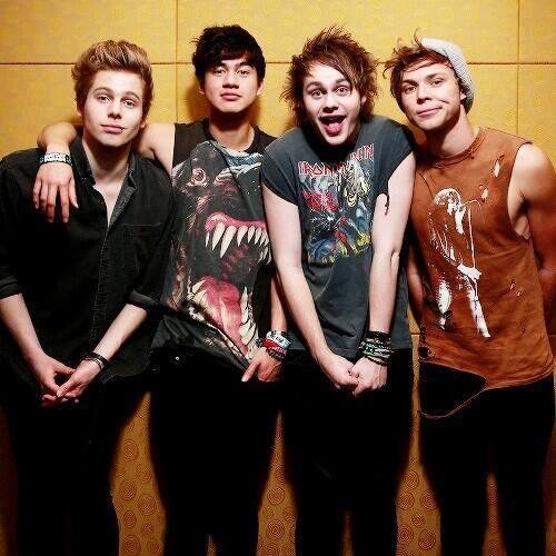 LOVATIC y 5SOSFAM DE CORAZON 3... TAMBIEN BELIEBER, DIRECTIONER,LITTLE MONSTER Y RUSHER