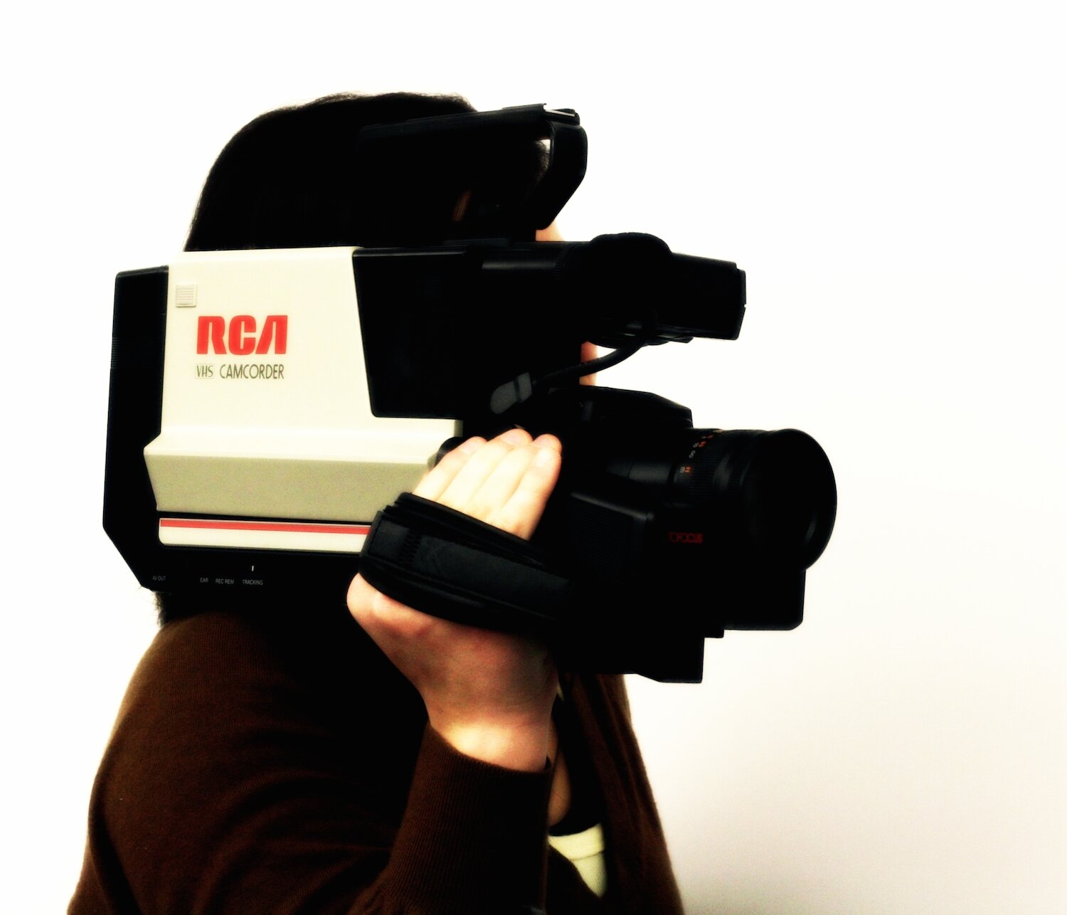 FilmStillQuotes's profile picture. A still and a quote from a film.