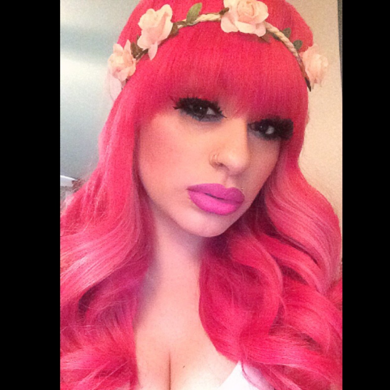 Da sweetest thing in the world beautiful in da inside as well as da outside in luv with her daughters DENISE n JAYLEEN they r my world independent n got my own