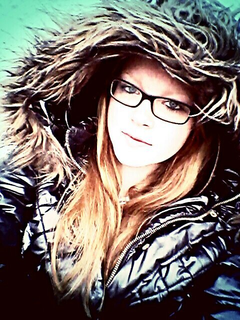 heey ../ meisje :)... /14 jaar ;p../ voetbal;).../ 'christren...'/ berechja college 2B :)......