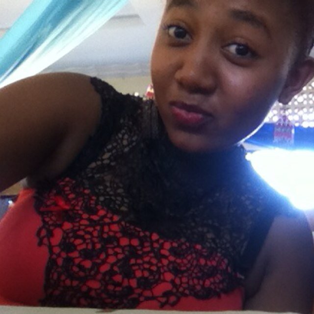 Hi boys! It's Murielle Follow me I'll follow back ok... I love 1D,Justin Bieber etc.... Big kiss for ALL