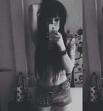 darksmokex's profile picture. What do I put here?