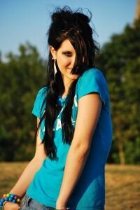 laurettac92's profile picture. I'm a mom with 3 kids.  Yes, I do look young for my age but hey... That's what good living does for you ;-)