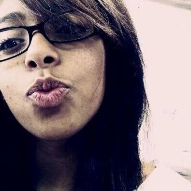 ñ sou esquisita,sou apenas diferente, sou akl menina q ñ tem medo de ser :) sb s2,é sertinha&bagunceira,sou apenas Eu lary,ñ espero q me s2,só q me respeite.*-*