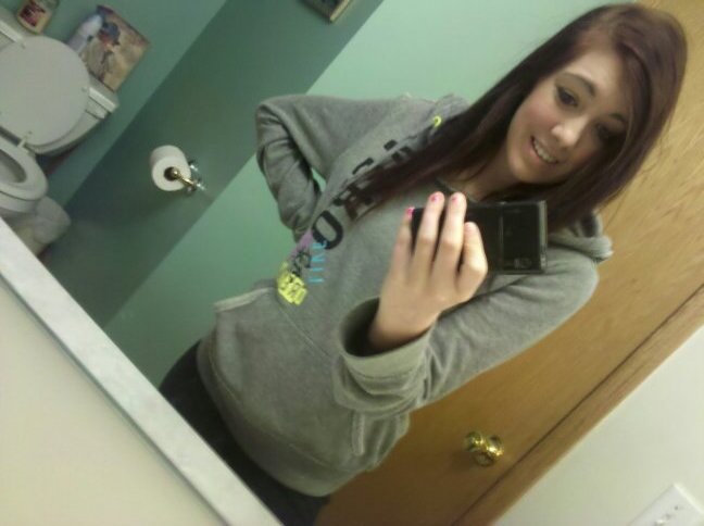LindseyLaBelle1's profile picture. 17 years young 3-30-13(: