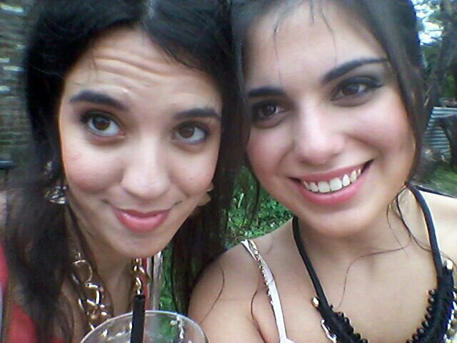 Abogada, amiga y adorable. creo.