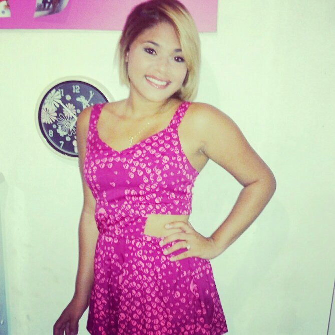 ♈Ariana:Complicada e nada perfeitinha!! Falo palavrões, não falo inglês, rio alto, amo o perigo e vivo errando!! http://t.co/oJ0QHK9u