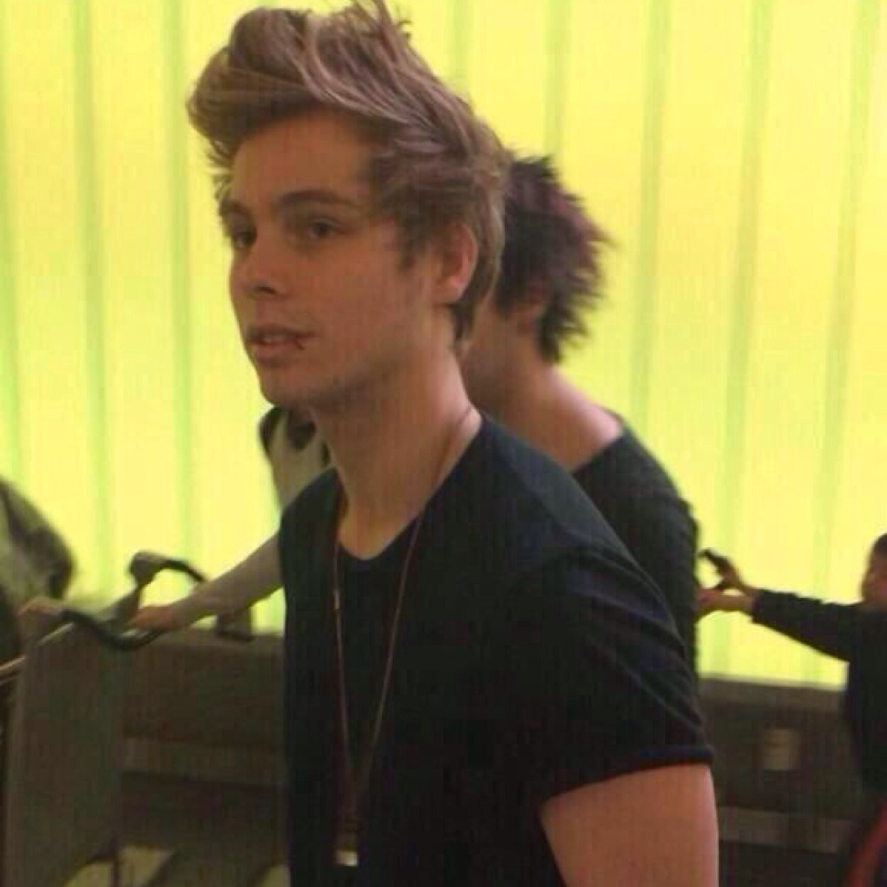 saved • follow @BatmanHxmmings