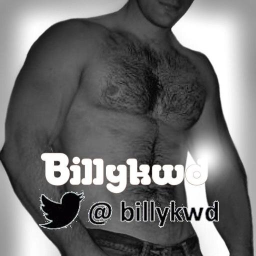 A good looking, hairy chested, muscled, bi content model. 🏋️‍♂️⚽️🏉🌶️