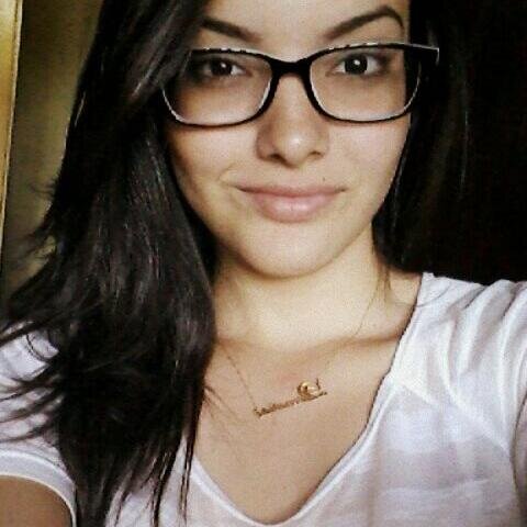 Brasileira, 18, graduanda em Direito, torcedora apaixonada do @AmericaFCNatal. Luz e positividade p/ você!