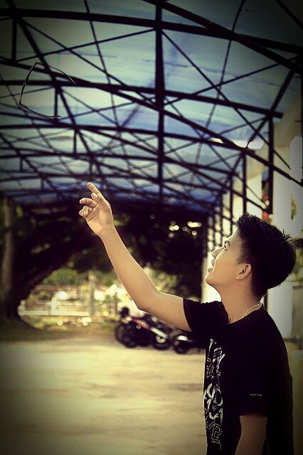 julianjos_teddy's profile picture. Just walking on my way!