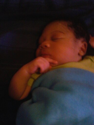 I was born in Missouri i love blue i am 22 and i have one kid a boy i was born 7-17-1992 and my son was born 3-08-2014