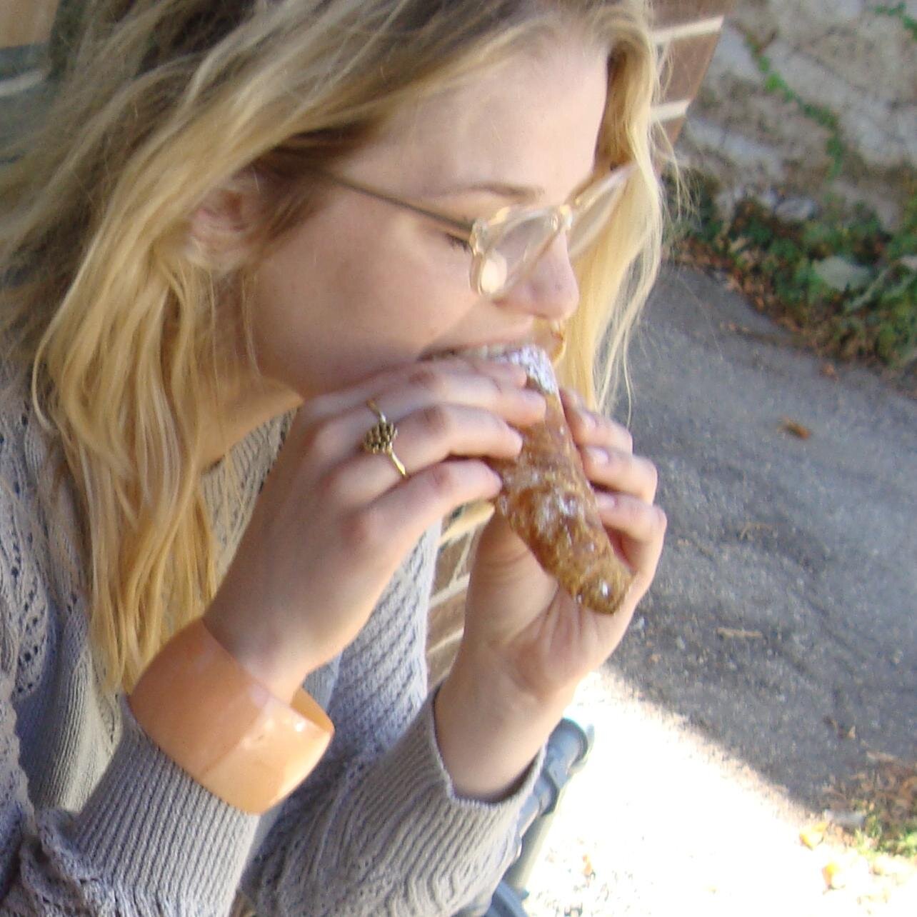 eschnobrich's profile picture. sleepy-eyed freelance creative