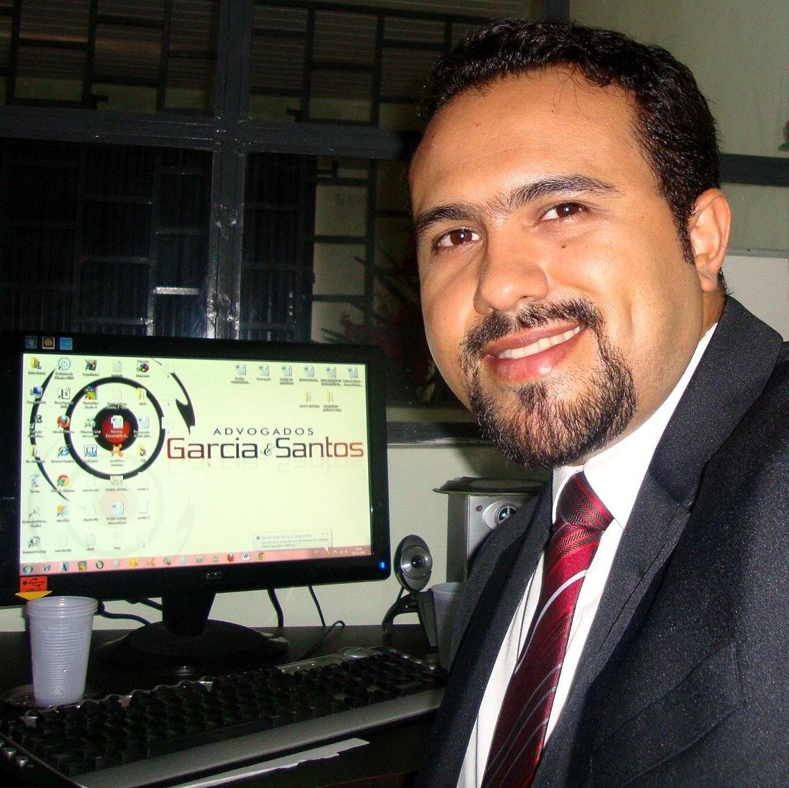 Advogado do escritório Garcia e Santos Advogados.
